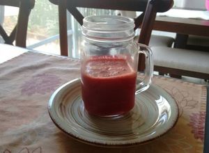 Una foto de Smoothie de zanahoria y betabel. ॐ