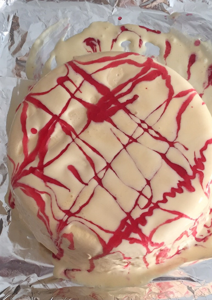 Una foto de Tarta helada de mantecado y merengue duro