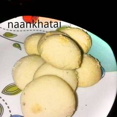 A picture of Nan khatai.
