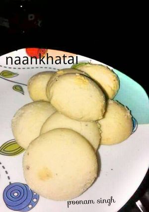 A picture of Nan khatai.