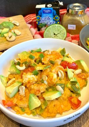 Une photo de Dahl lentilles corails, légumes et crevettes