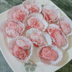 A picture of Red velvet coconut cake(without oven).