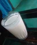 Licuado de plátano y galletas marías, con leche y avena