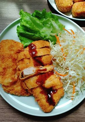 Hình của món Tonkatsu - Thịt heo chiên xù.