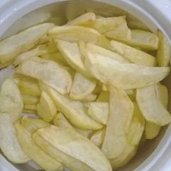 A picture of Potato wedges.