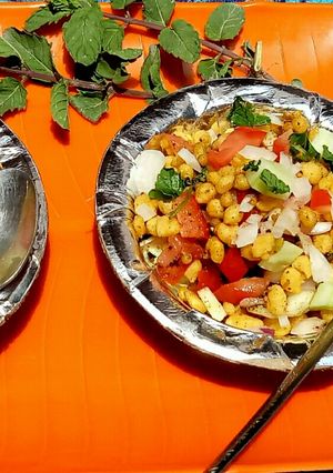 A picture of Boondi Bhel.