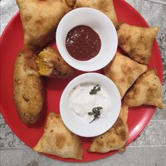 A picture of Suzi ke samose.
