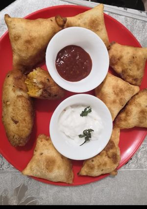A picture of Suzi ke samose.