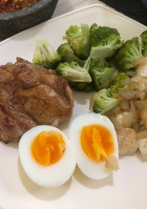 Foto resep Healthy Diet Food: Grilled chicken + boiled egg+ tofu & brocolli + sambal mak beng