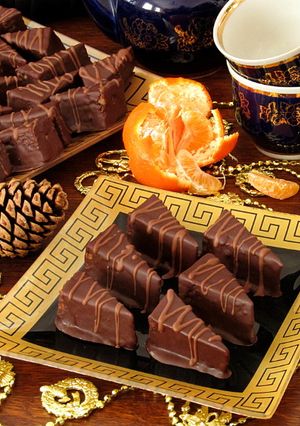 Фото Немецкие глазированные пряники-треугольники (Baumkuchenspitzen).