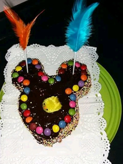 Una foto de Mona de Pascua Disney de chocolate