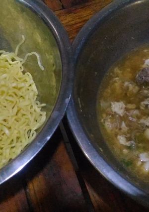 Foto resep Mi siram kuah kaldu ayam & putih telur saus inggris