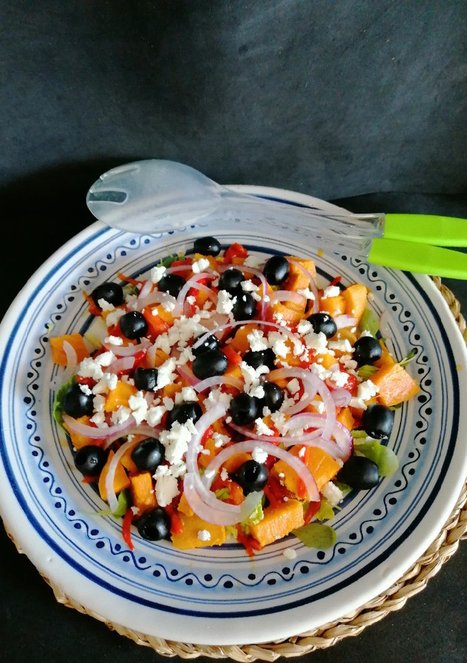 Una foto de Ensalada de boniato y pimiento asado