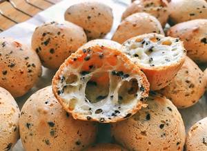 Hình của món 💚 Bánh Mì Mè Đen Hàn Quốc (Korean Mochi Sesame Bread).