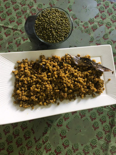છુટા મગ (Chhuta Moong Recipe In Gujarati) રેસીપી મુખ્ય ફોટો