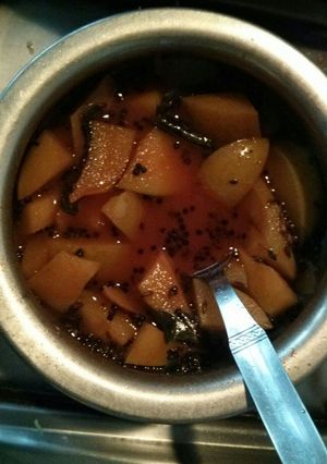 A picture of Salted mango curry.