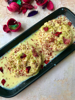 इंस्टेंट रसमलाई (instant rasmalai recipe in Hindi) रेसिपी मुख्य फोटो