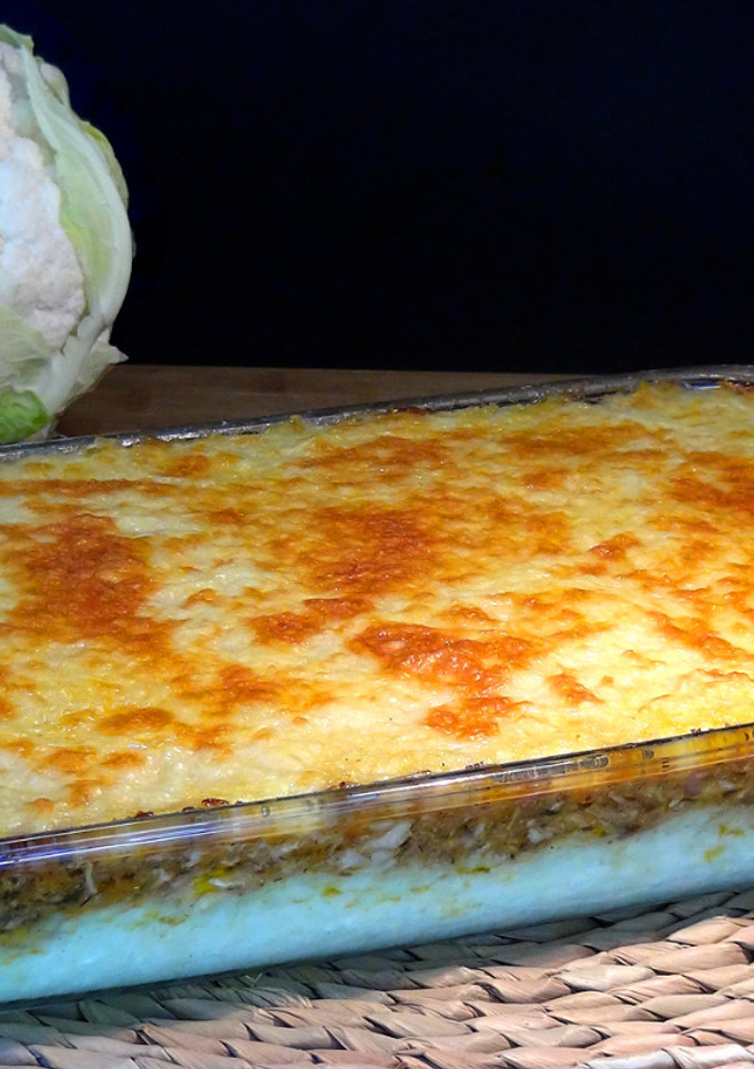 Una foto de PASTEL DE CARNE, COLIFLOR Y PATATAS, RECETA FÁCIL Y ECONÓMICA