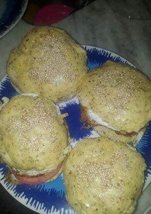 Una foto de Pan casero con semillas de sesamo para hamburguesa