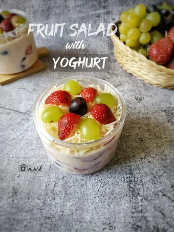 Cara Gampang Membuat Resep Fruit Salad With Yoghurt yang Sempurna Anti Ribet, Uenak Banget