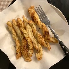 Air Fryer Emergency Garlic Paratha Sticks A picture of Air Fryer Emergency Garlic Paratha Sticks.