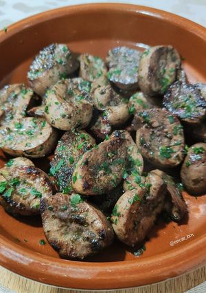 Foto principal de Riñones de cerdo a la plancha con picadillo