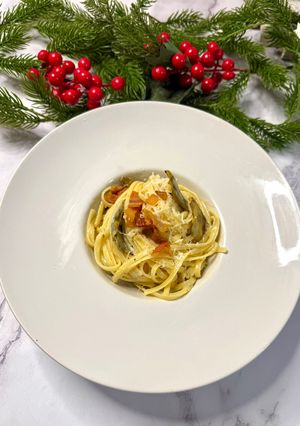 Una foto de Tallarines a la carbonara con alcachofas - Adviento Navidad Cookpad