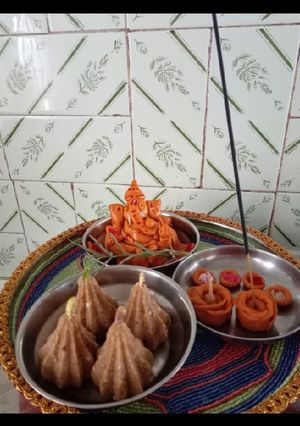 પંચરત્ન મોદક (Panchratna Modak Recipe In Gujarati) રેસીપી મુખ્ય ફોટો