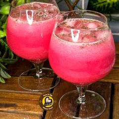 A picture of Sparkling Pomegranate Fizz Anaar Soda.
