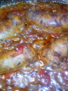 Una foto de Chorizos de pollo a la criolla