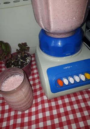 Una foto de Smoothie de kéfir y frutillas!!!!