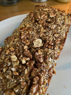 Una foto de Budín de manzanas, coco y chía (Sin harina, sin azúcar) 🍏