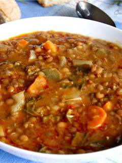 Una foto de Guiso de lentejas con verduras