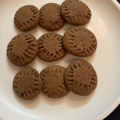 A picture of Ragi cookies.