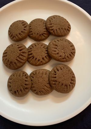 A picture of Ragi cookies.
