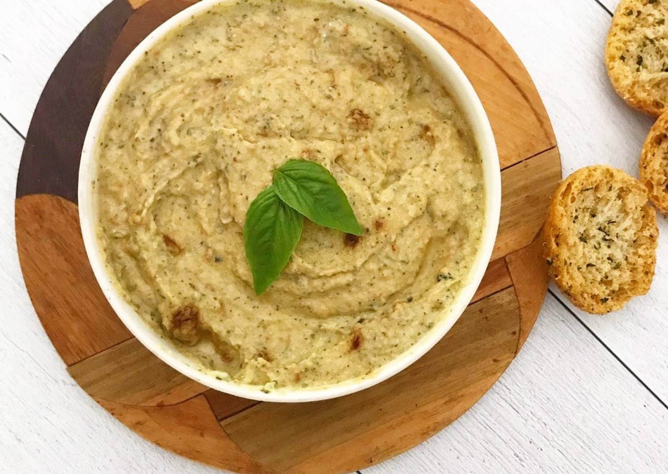 Tartinade de courgettes, chèvre, et tomates séchées