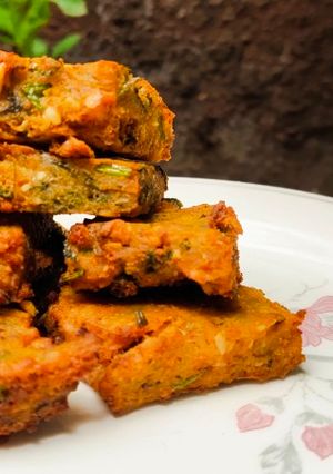 કોથમીર વડી(kothmir vadi recipe in gujarati) રેસીપી મુખ્ય ફોટો