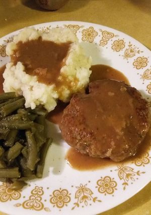 A picture of Salisbury Steak.