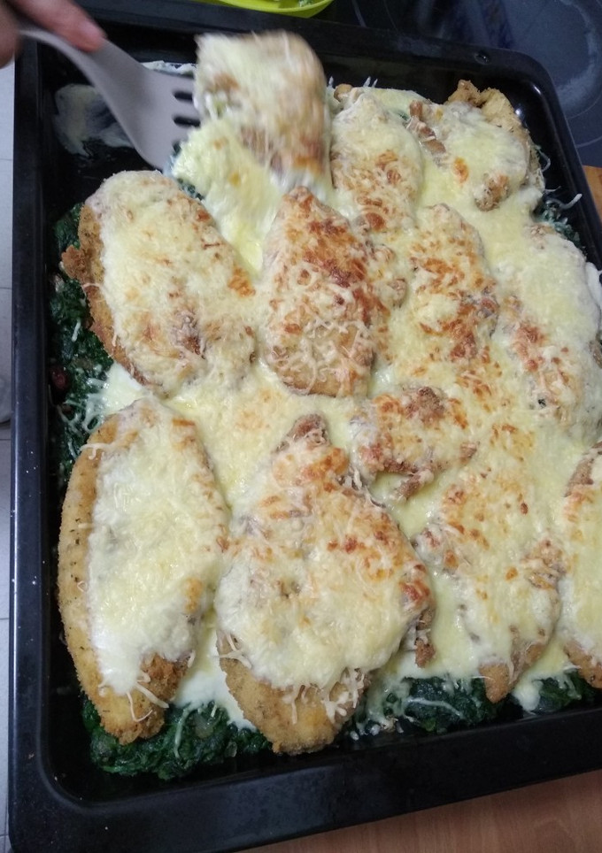 Una foto de Pechugas con espinacas y bechamel al horno