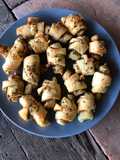 Mini Pesto and Prosciutto Croissants