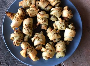 Une photo de Petits croissants pesto jambon cru