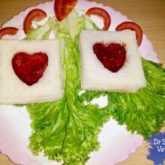 A picture of Jam Heart Sandwich.