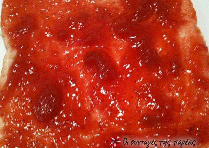 κύρια φωτογραφία συνταγής Μαρμελάδα φράουλα με ραβέντι
