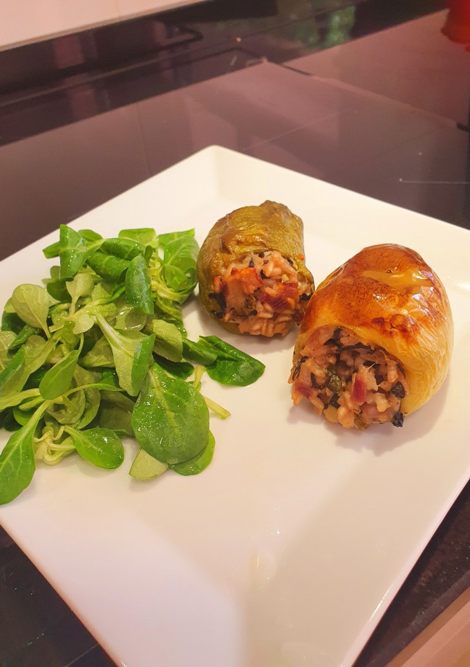 Una foto de Pimientos rellenos de... ¡Risotto!