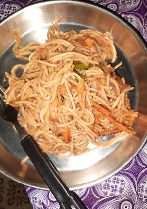 नूडल्स (Noodles recipe in hindi) रेसिपी मुख्य फोटो