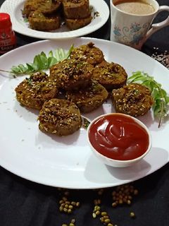 हरी मूंग की मुठिया (Hari Moong Ki muthia recipe in Hindi) रेसिपी मुख्य फोटो