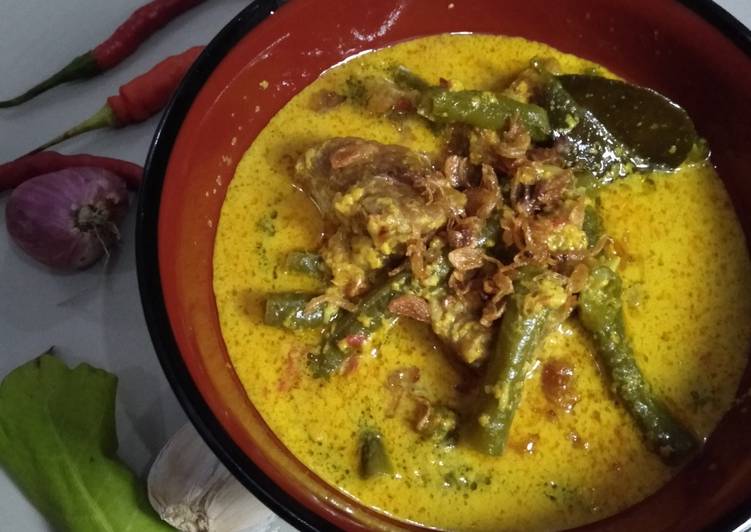 72. Gulai daging dan kacang panjang