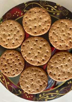 A picture of Digestive biscuits.