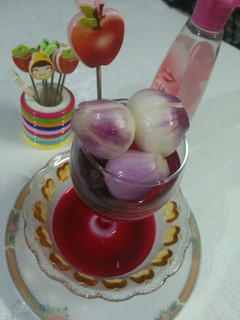 A picture of Pickled onions.