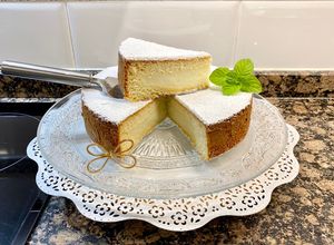 Foto principal de Bizcocho relleno con crema de limón